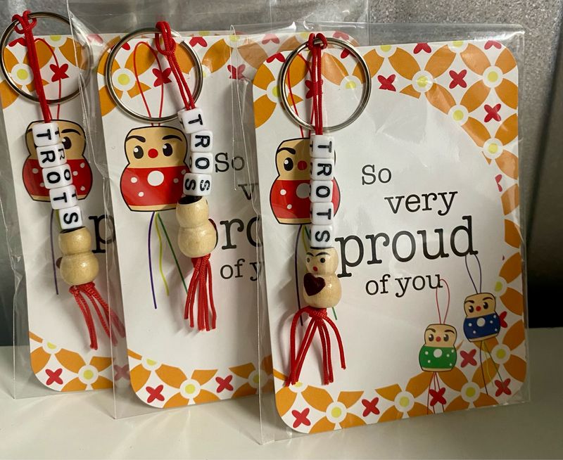 Gelukspresentje "So very proud of you" Gelukspoppetjes Met Kaartje