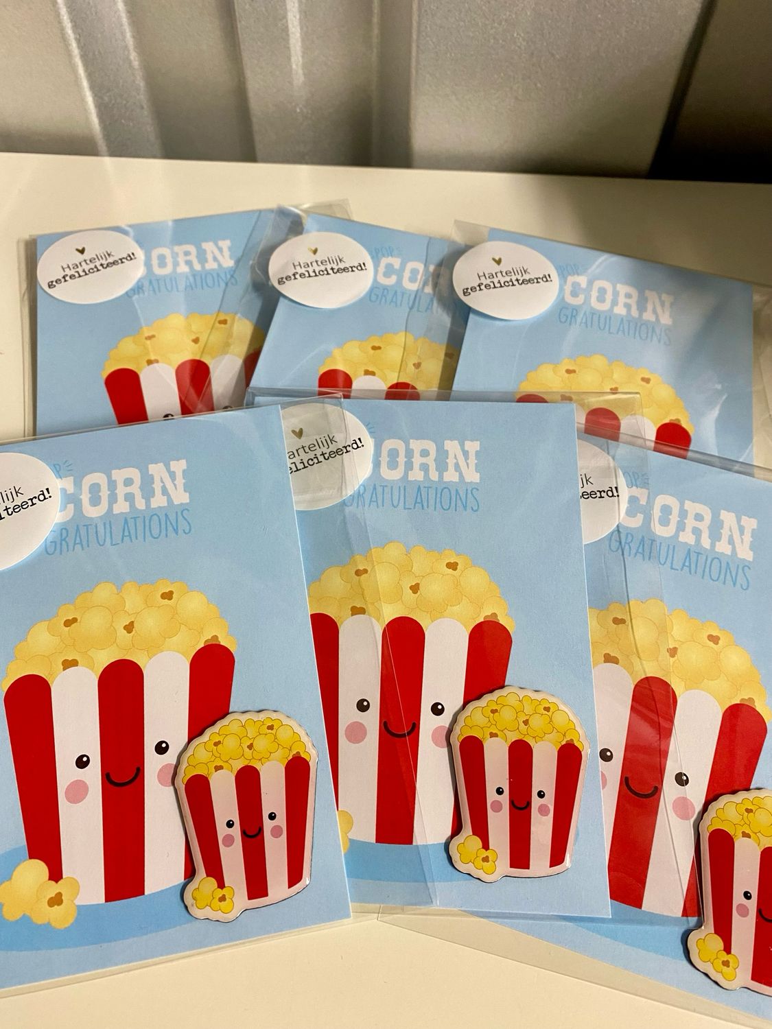 Studio Schatkist - Kaart A6 & Magneet | Pop Corn Gratulations Studio Schatkist - Kaart A6 & Magneet | Pop Corn Gratulations