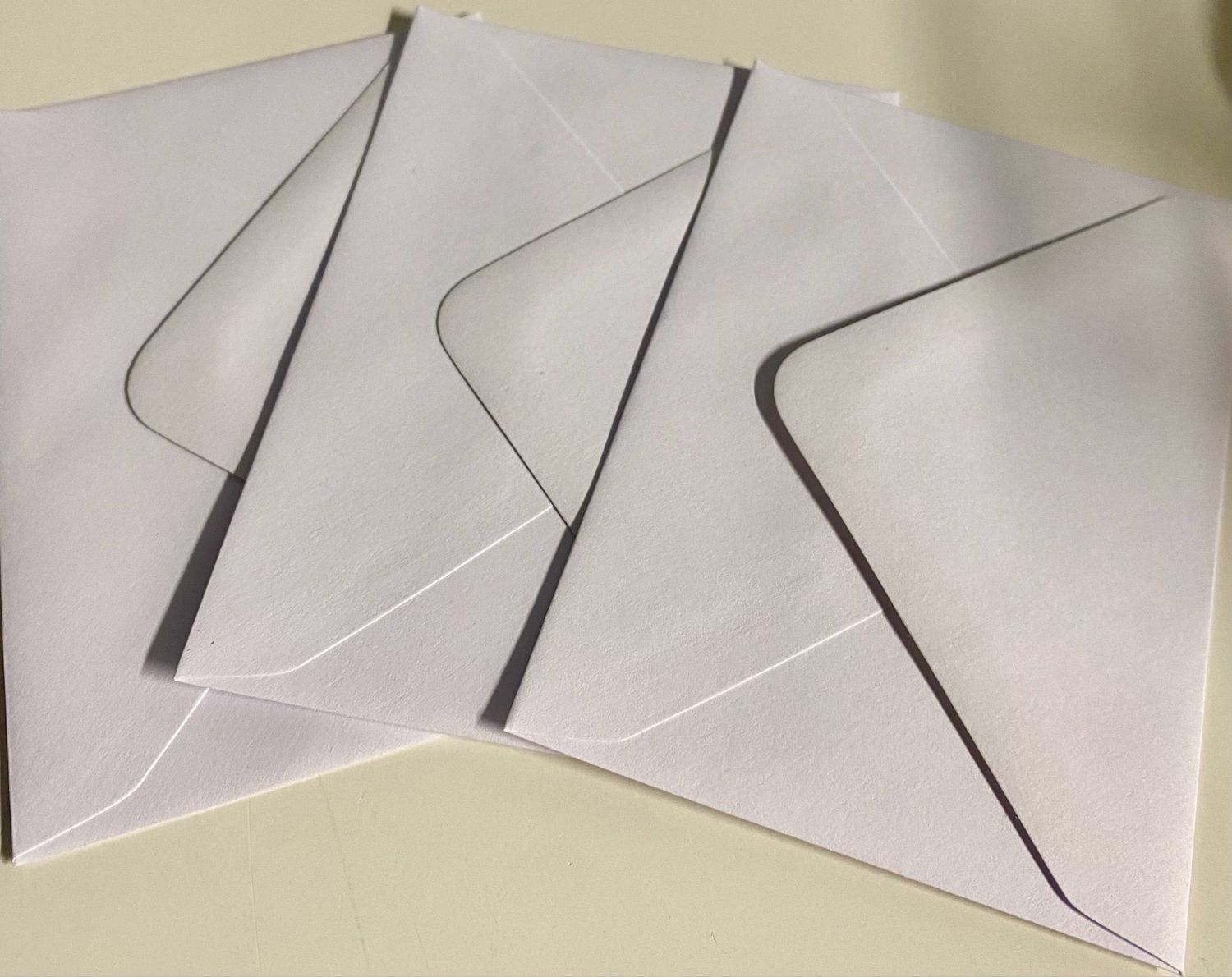 Luxe enveloppen C7 voor MINIKAARTJE A7 (82x113mm), wit Luxe enveloppen C7 voor MINIKAARTJE A7 (82x113mm), wit