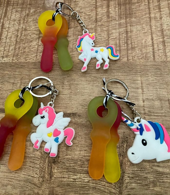 Eenhoorn/ Unicorn Sleutelhanger Metaal Traktatie Met Fruit Sleutels Vegan Glutenvrij