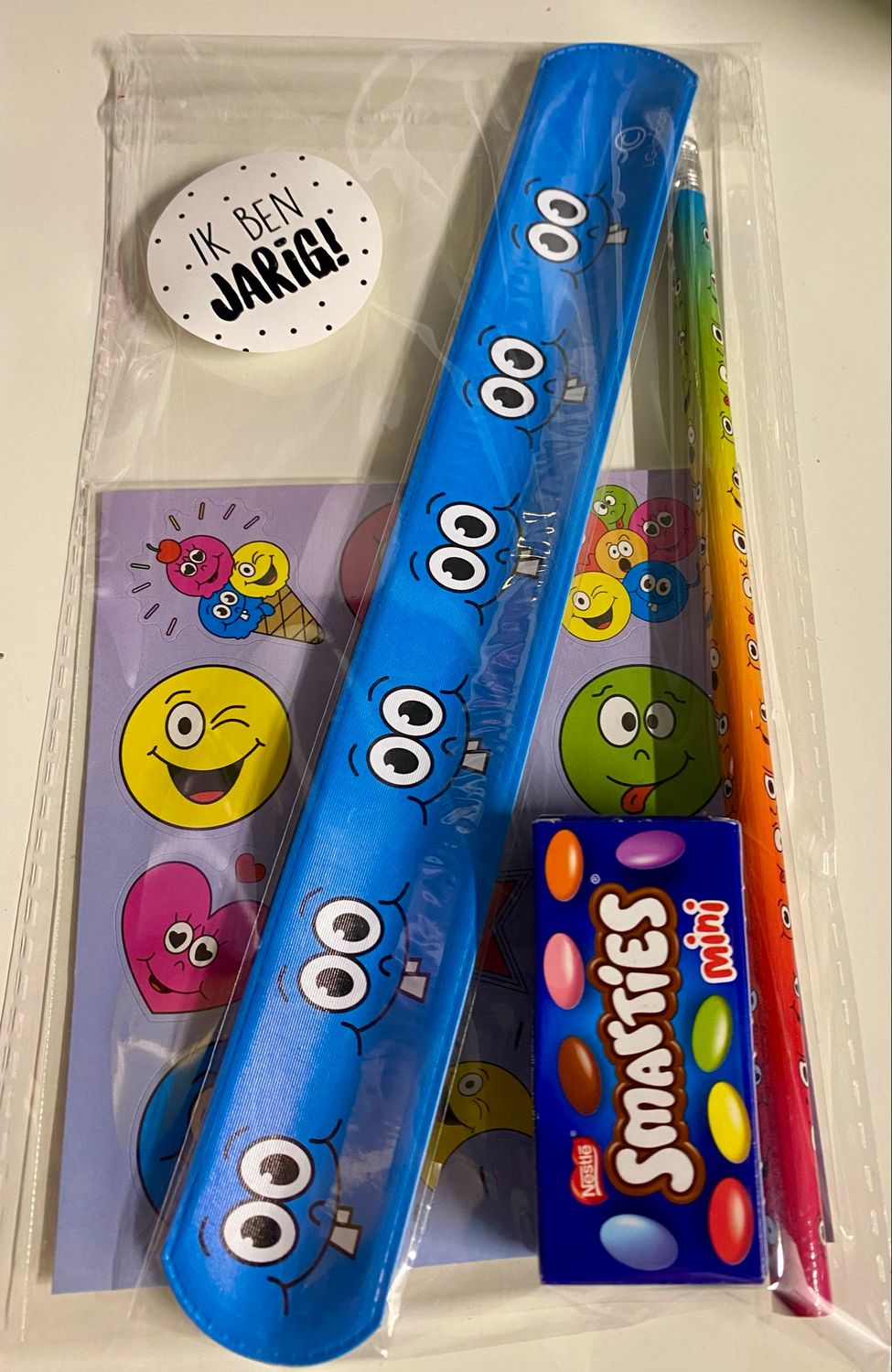 Traktatie Smiley / Emoji Klaparmbandje Potlood Stickervel Met of Zonder Snoepjes
