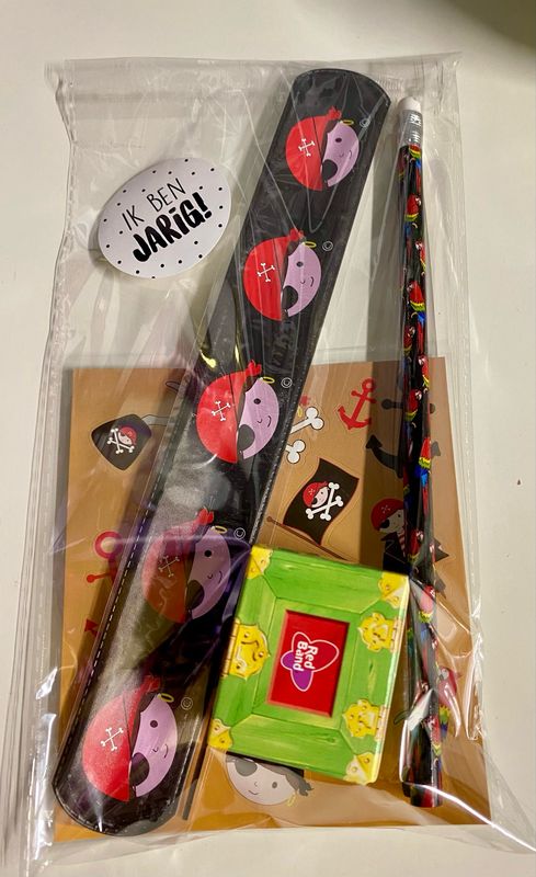 Traktatie Piraten Klaparmbandje Potlood Stickervel Met of Zonder Snoepjes