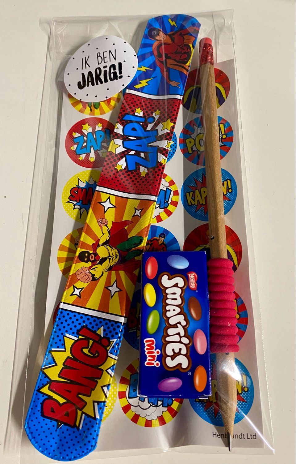 Traktatie Comic/Cartoon Klaparmbandje Potlood Stickervel Met of Zonder Snoepjes