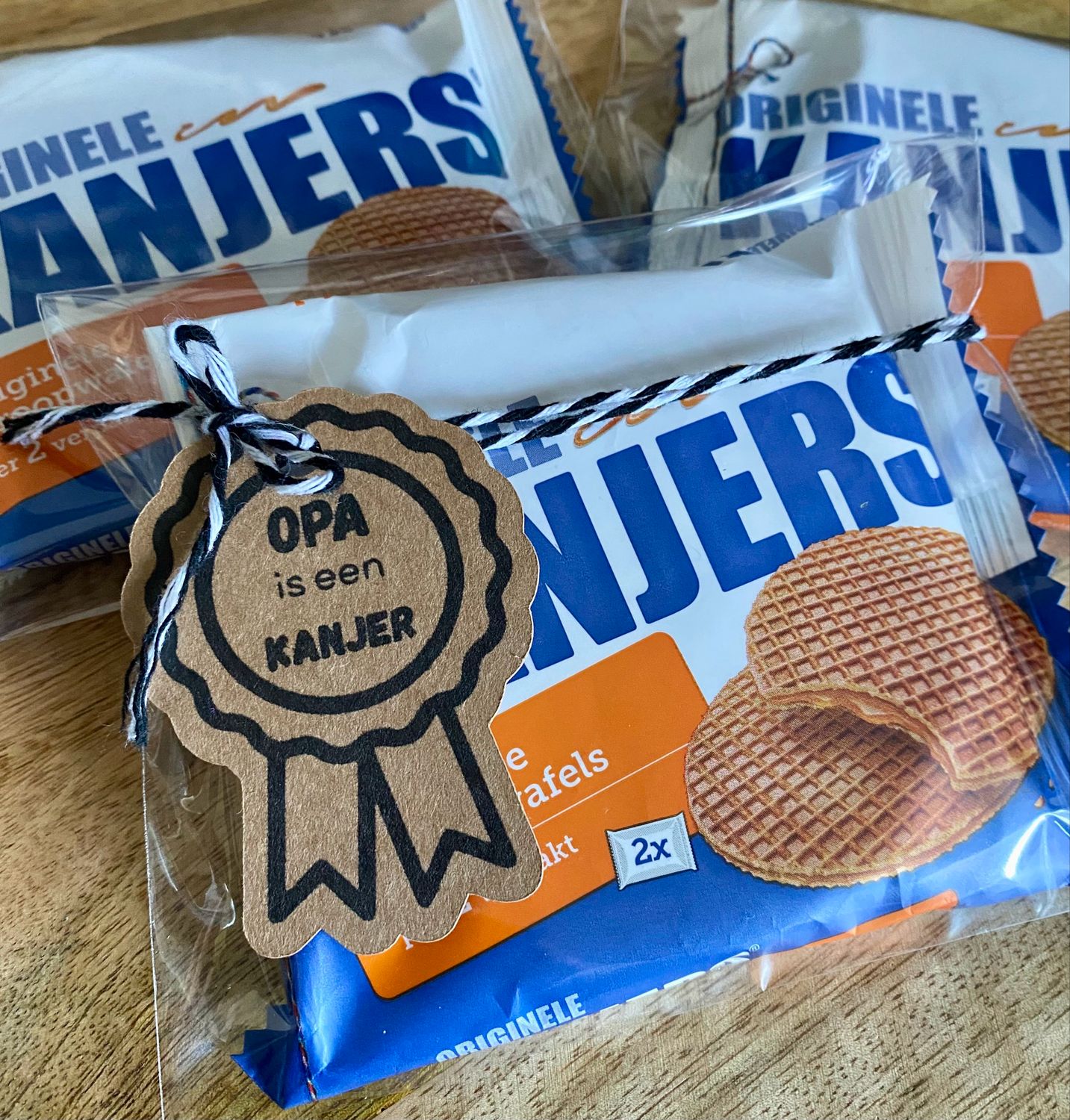 OPA is een KANJER Stroopwafels 2 pack Vegetarisch ( Brievenbus cadeautje )