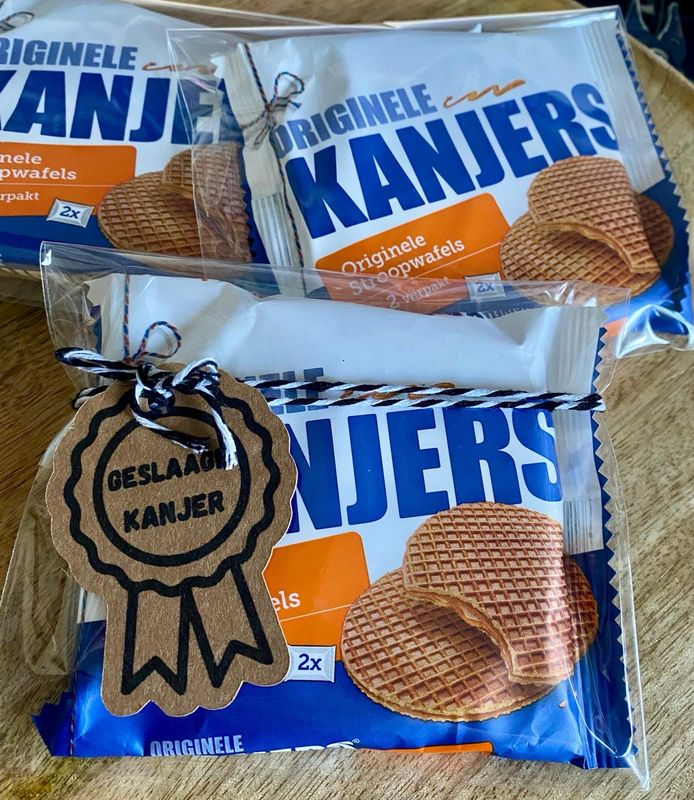 Geslaagd Kanjer Stroopwafels 2 pack Vegetarisch ( Brievenbus cadeautje )