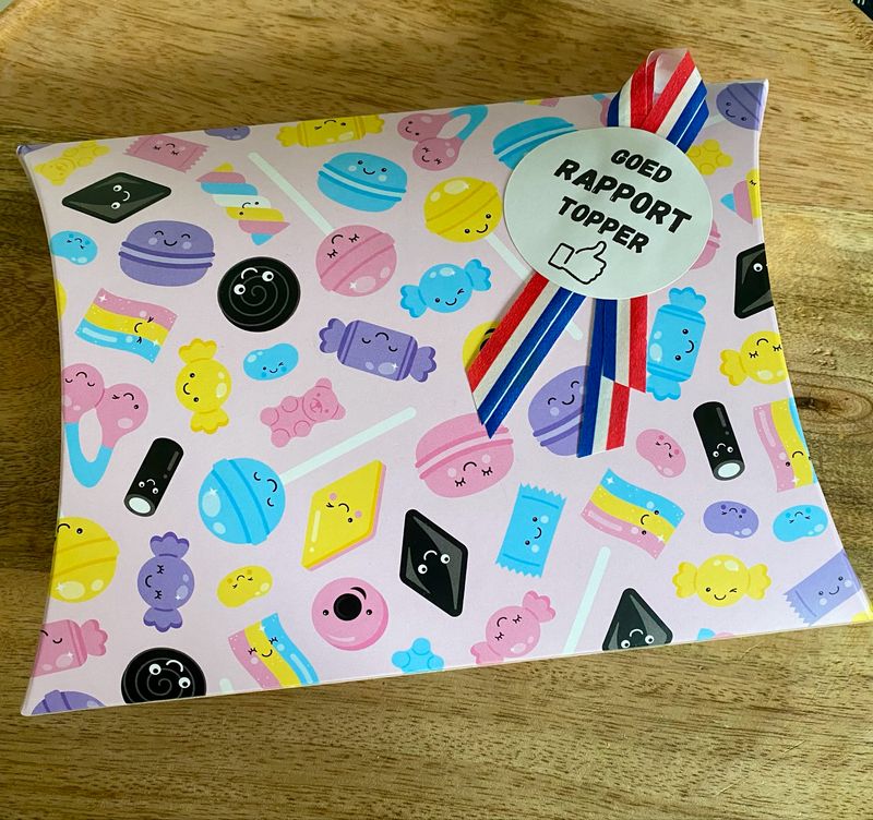 Goed Rapport Topper Snoepdoosje Gevuld Met Trolli Mix Glutenvrij Goed Rapport Topper Snoepdoosje Gevuld Met Trolli Mix Glutenvrij