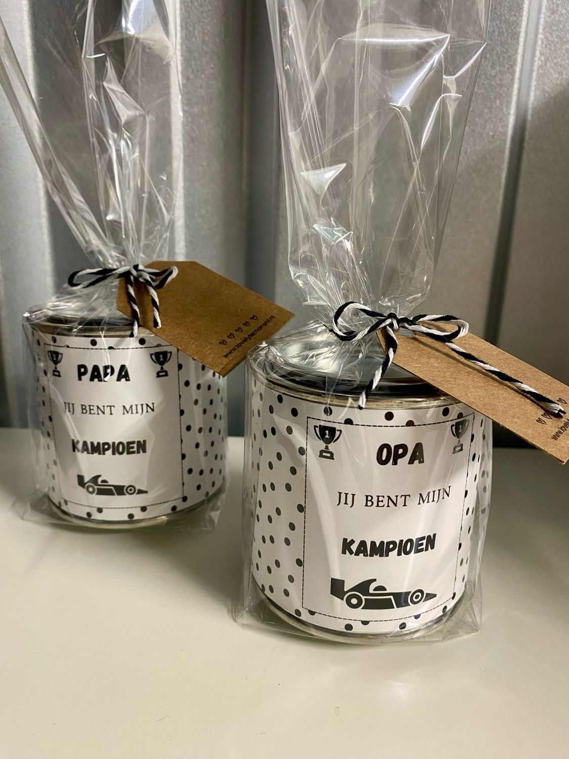 Cadeaublikje Opa Jij Bent Mijn Kampioen ( gevuld met autodrop) Cadeaublikje Opa Jij Bent Mijn Kampioen ( gevuld met autodrop)