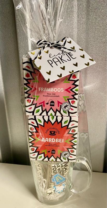 Leuk Cadeaupaket Thee, Smaak Aardbei Framboos, Theeglas, Chocolade of Fudge