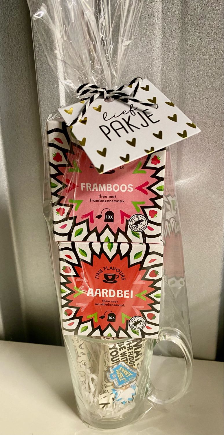 Leuk Cadeaupaket Thee, Smaak Aardbei Framboos, Theeglas, Chocolade of Fudge