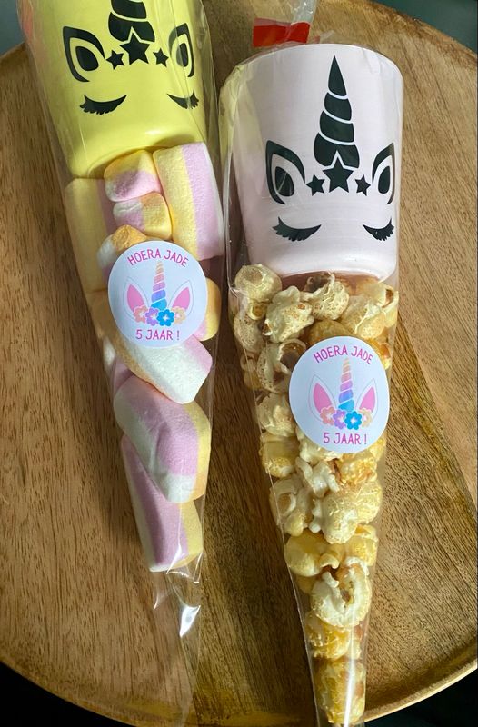 Traktatie Beker Eenhoorn Puntzak Popcorn of Spekjes Naam en Leeftijd