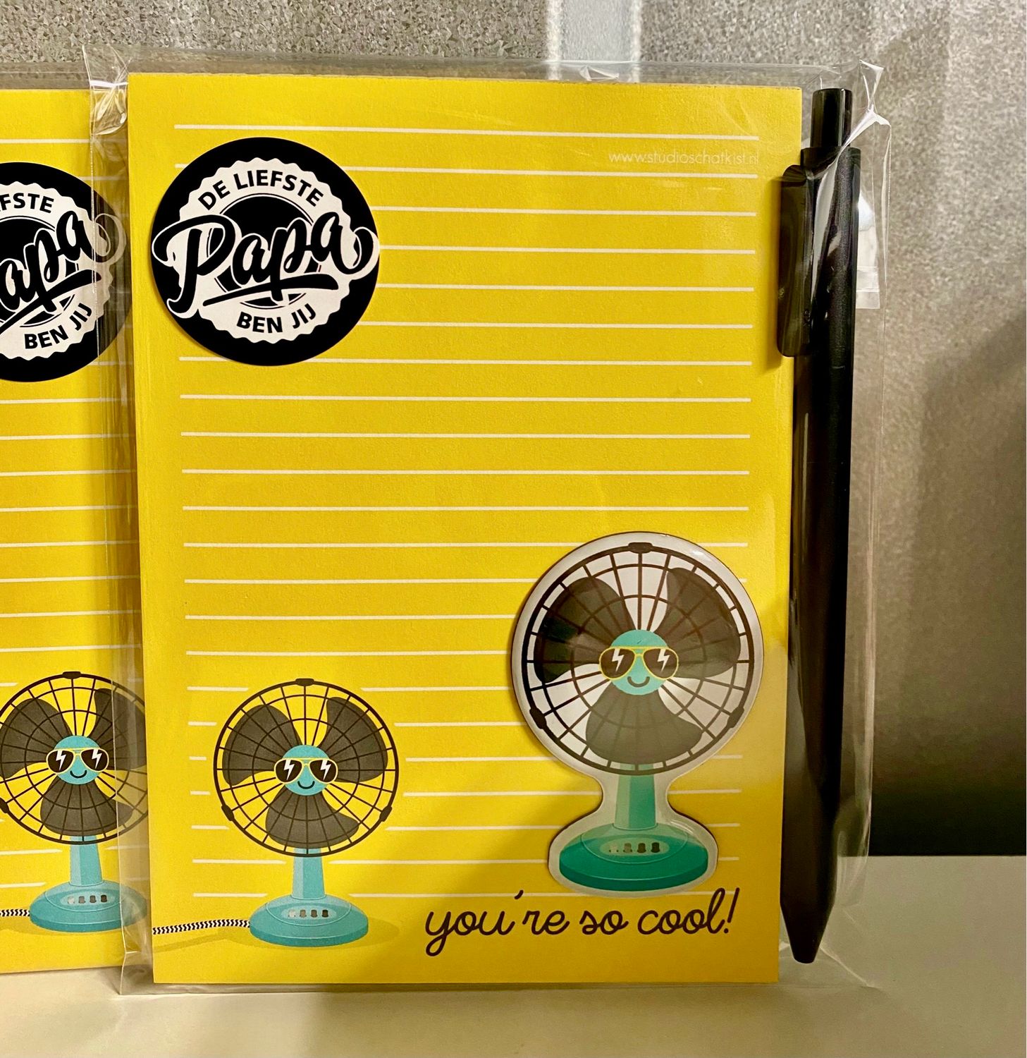 Studio Schatkist Cadeausetje You’re So Cool Notitieblok Magneet Pen (Bonus) Papa Studio Schatkist Cadeausetje You’re So Cool Notitieblok Magneet Pen (Bonus) Papa