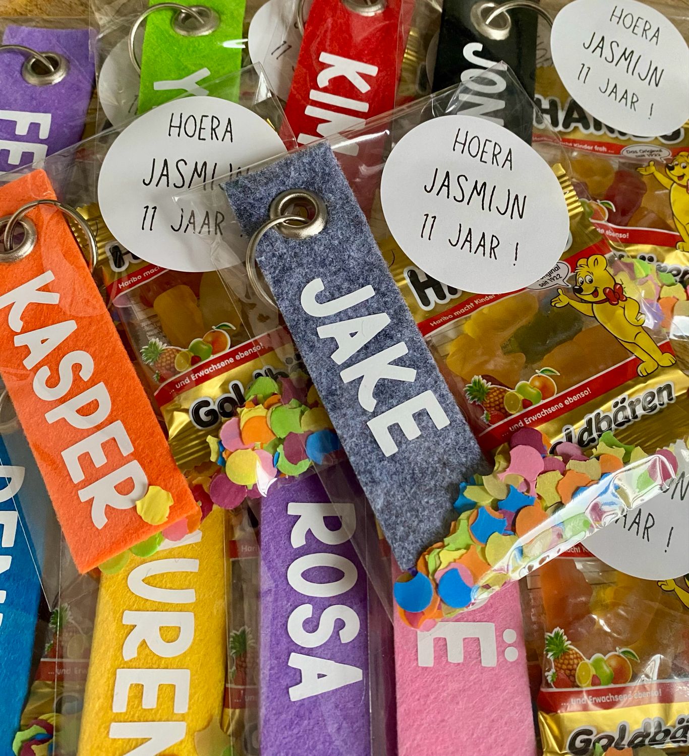 Traktatie - Sleutelhanger Vilt Met Naam Met Of Zonder Snoepjes Vanaf 5 stks Te Bestellen! Traktatie - Sleutelhanger Vilt Met Naam Met Of Zonder Snoepjes Vanaf 5 stks Te Bestellen!