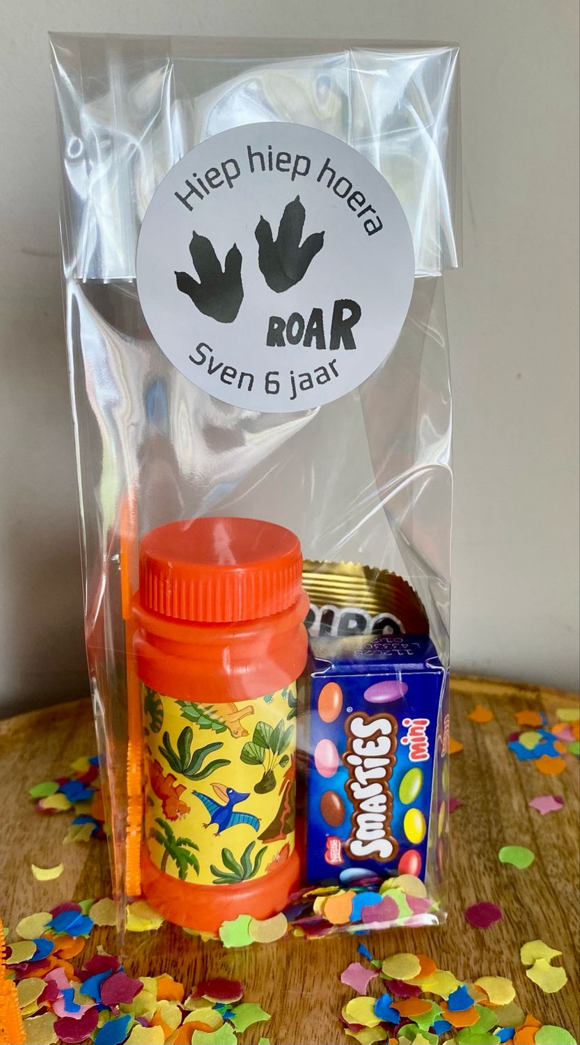 Traktatie Dino Bellenblaas Met Of Zonder Snoepjes Traktatie Dino Bellenblaas Met Of Zonder Snoepjes