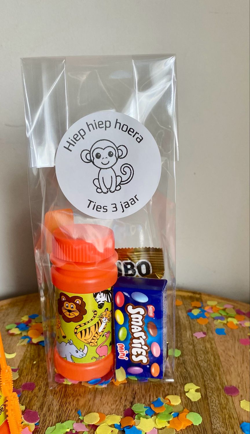 Traktatie Jungle/Safari Bellenblaas Met Of Zonder Snoepjes Traktatie Jungle/Safari Bellenblaas Met Of Zonder Snoepjes