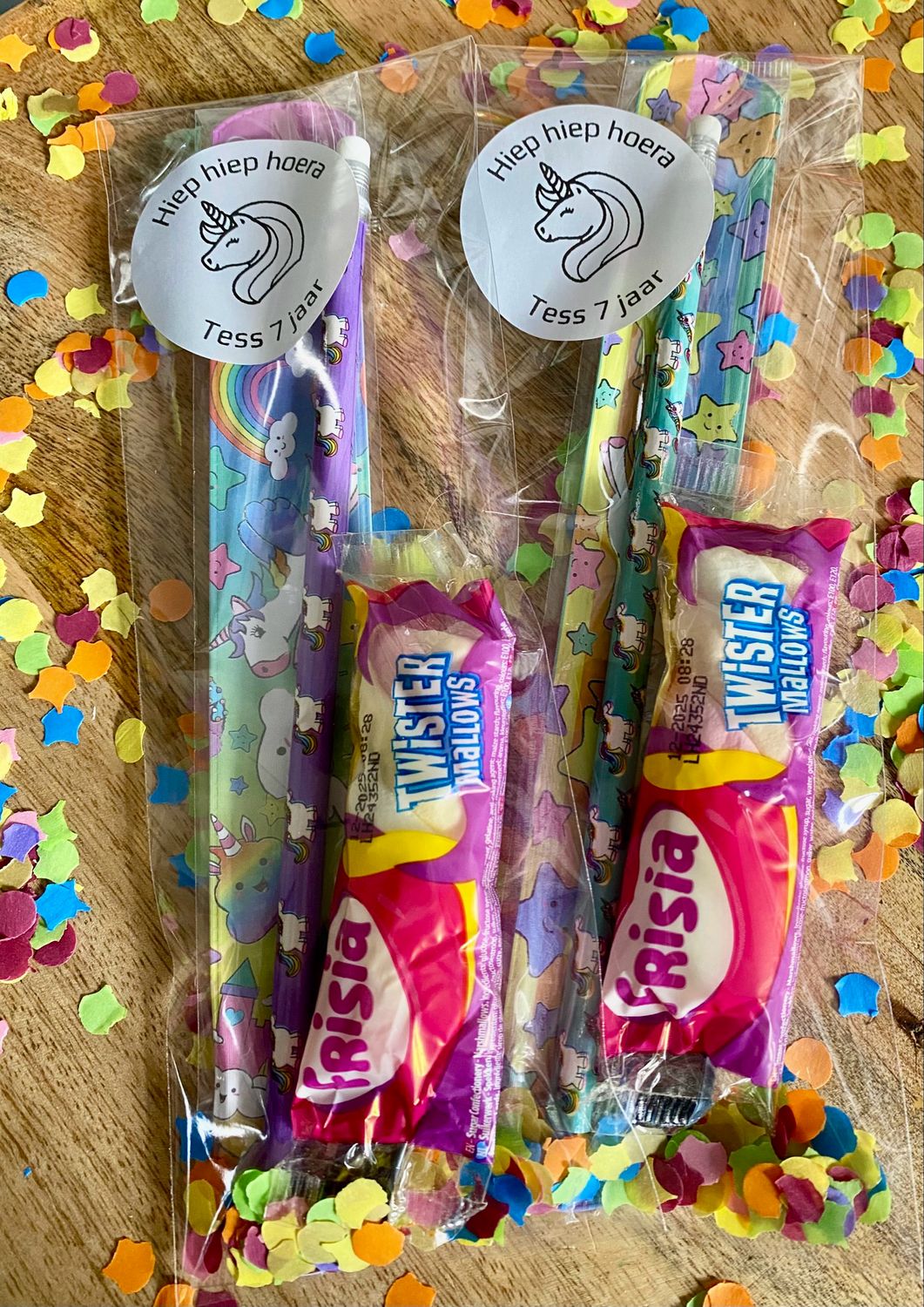 Traktatie Eenhoorn/Unicorn Klaparmbandje Met Of Zonder Snoepjes Traktatie Eenhoorn/Unicorn Klaparmbandje Met Of Zonder Snoepjes