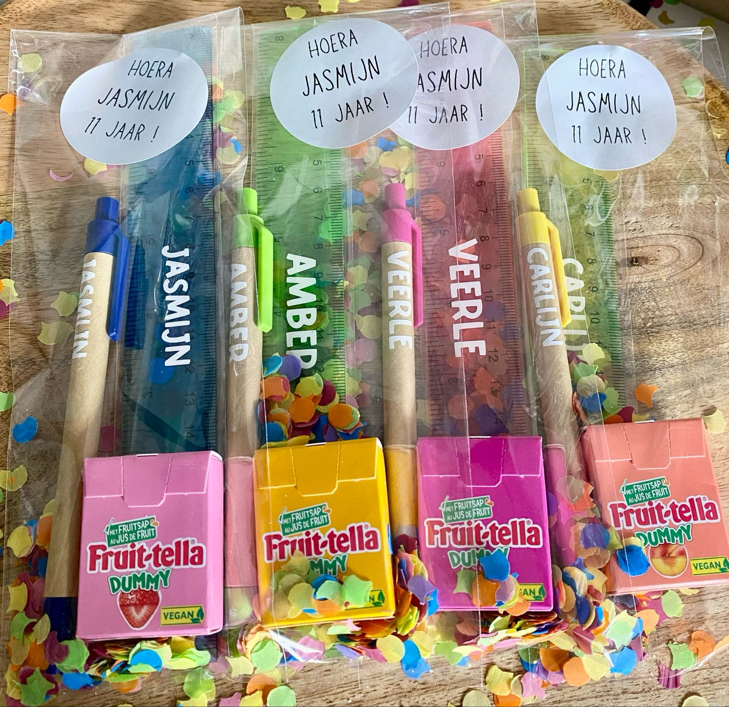 Traktatie Liniaal en Pen Met Naam Met Of Zonder Snoepjes Traktatie Liniaal en Pen Met Naam Met Of Zonder Snoepjes