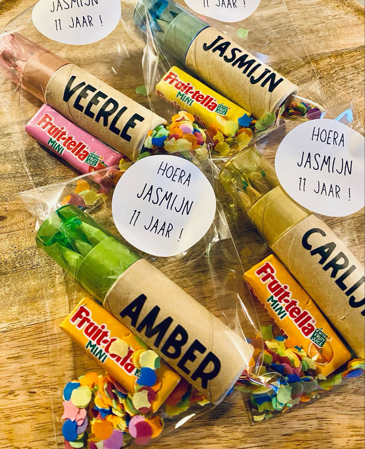 Traktatie Koker Met Potloodjes Met Naam Met Of Zonder Snoepjes Traktatie Koker Met Potloodjes Met Naam Met Of Zonder Snoepjes