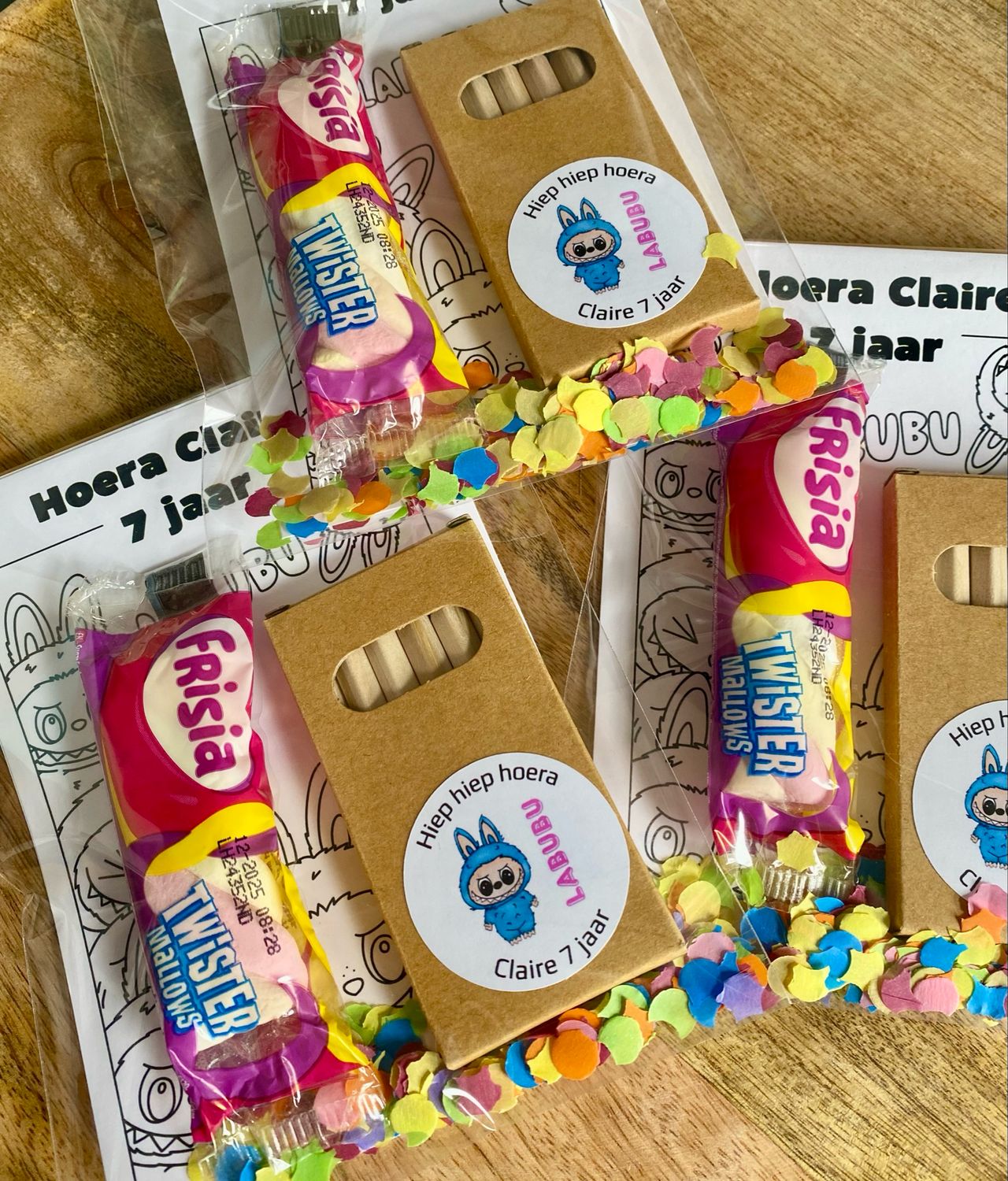 Traktatie Labubu Kleurpotloodjes en Kleurplaatje Met Naam Leeftijd Jarige Met Of Zonder Snoepjes Traktatie Labubu Kleurpotloodjes en Kleurplaatje Met Naam Leeftijd Jarige Met Of Zonder Snoepjes