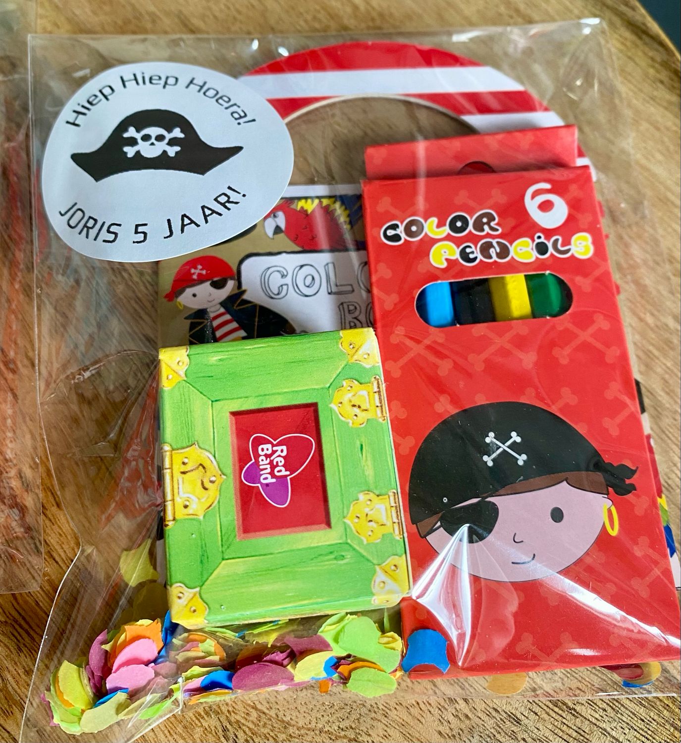Traktatie Piraat Kleurboekje en Potloodjes Met Of Zonder Snoepjes Traktatie Piraat Kleurboekje en Potloodjes Met Of Zonder Snoepjes