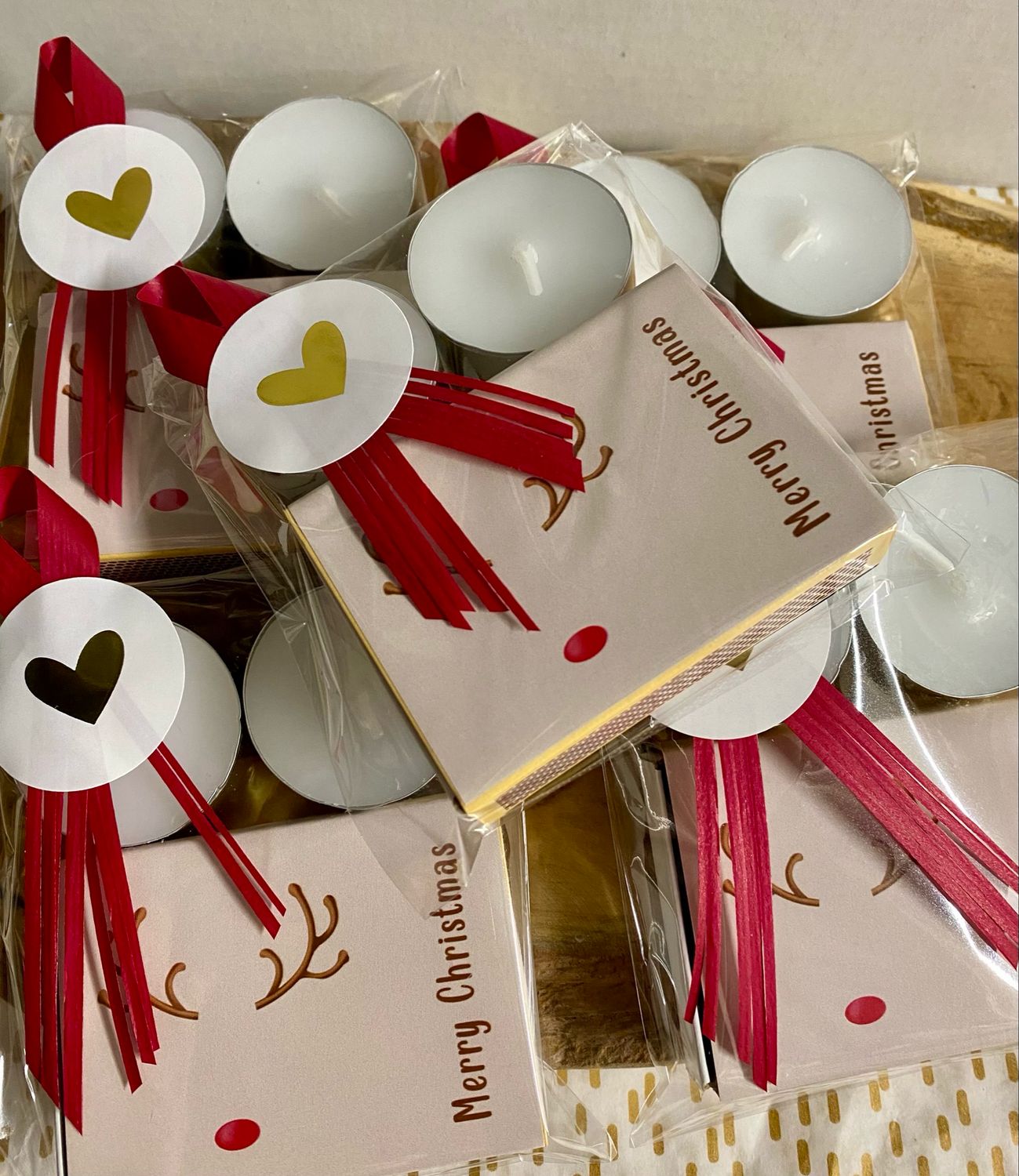 Limited Edition Lovely Lemons Cadeausetje Lucifers Met waxinelichtjes. Limited Edition Lovely Lemons Cadeausetje Lucifers Met waxinelichtjes.