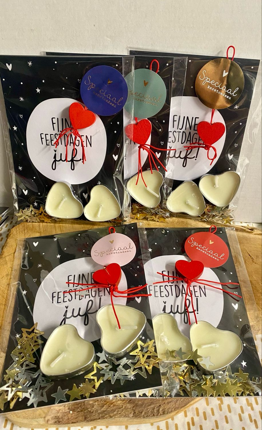 Presentje Kaartje En kaarsjes Fijne Feestdagen juf Presentje Kaartje En kaarsjes Fijne Feestdagen juf