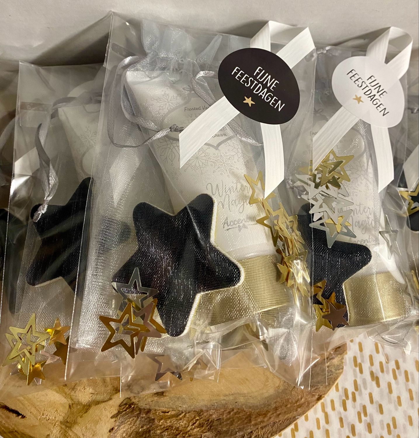 Winter Magic Frosted Vanilla hand- en nagelcrème Zilverkleurig Winter Magic Frosted Vanilla hand- en nagelcrème Zilverkleurig