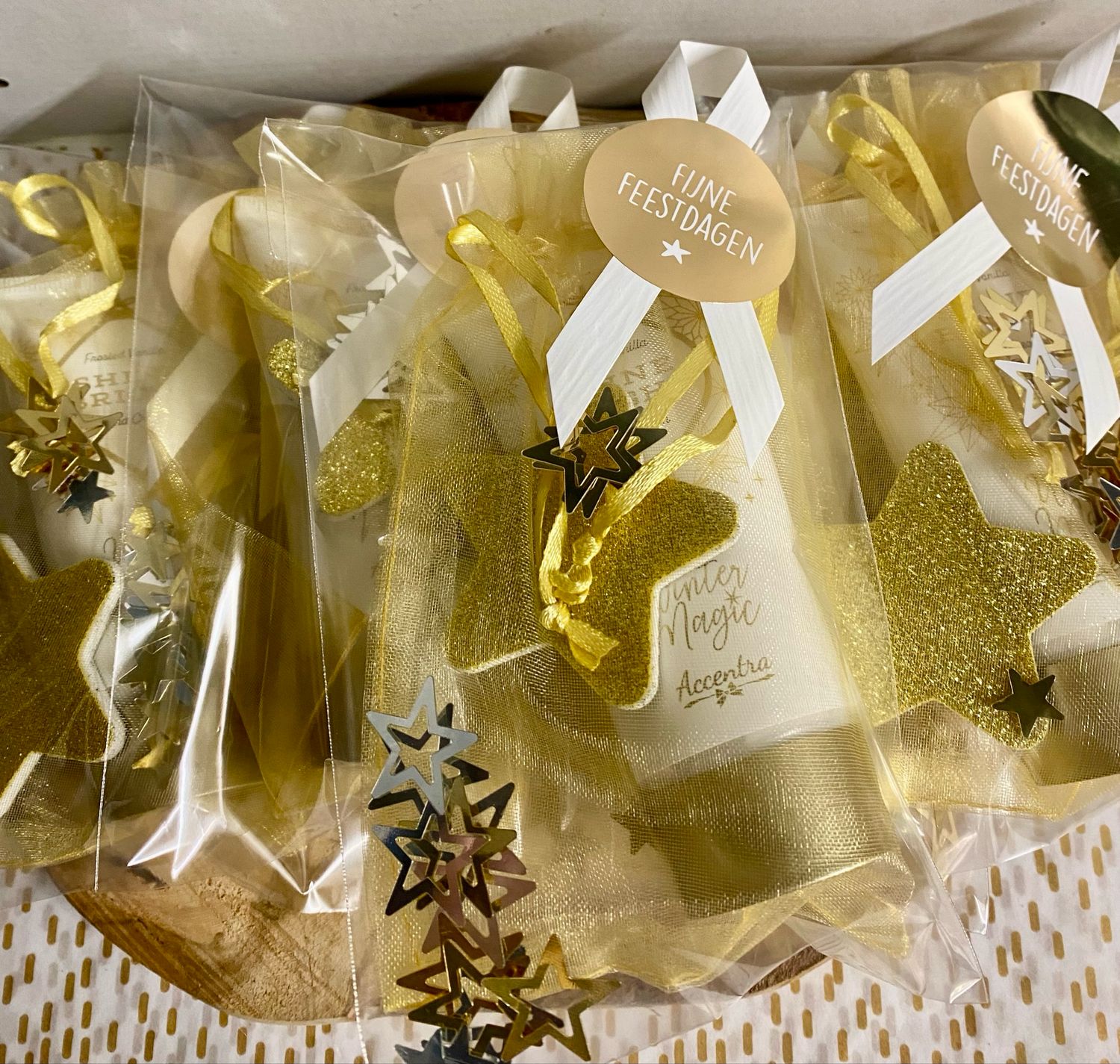 Winter Magic Frosted Vanilla hand- en nagelcrème Goudkleurig Winter Magic Frosted Vanilla hand- en nagelcrème Goudkleurig