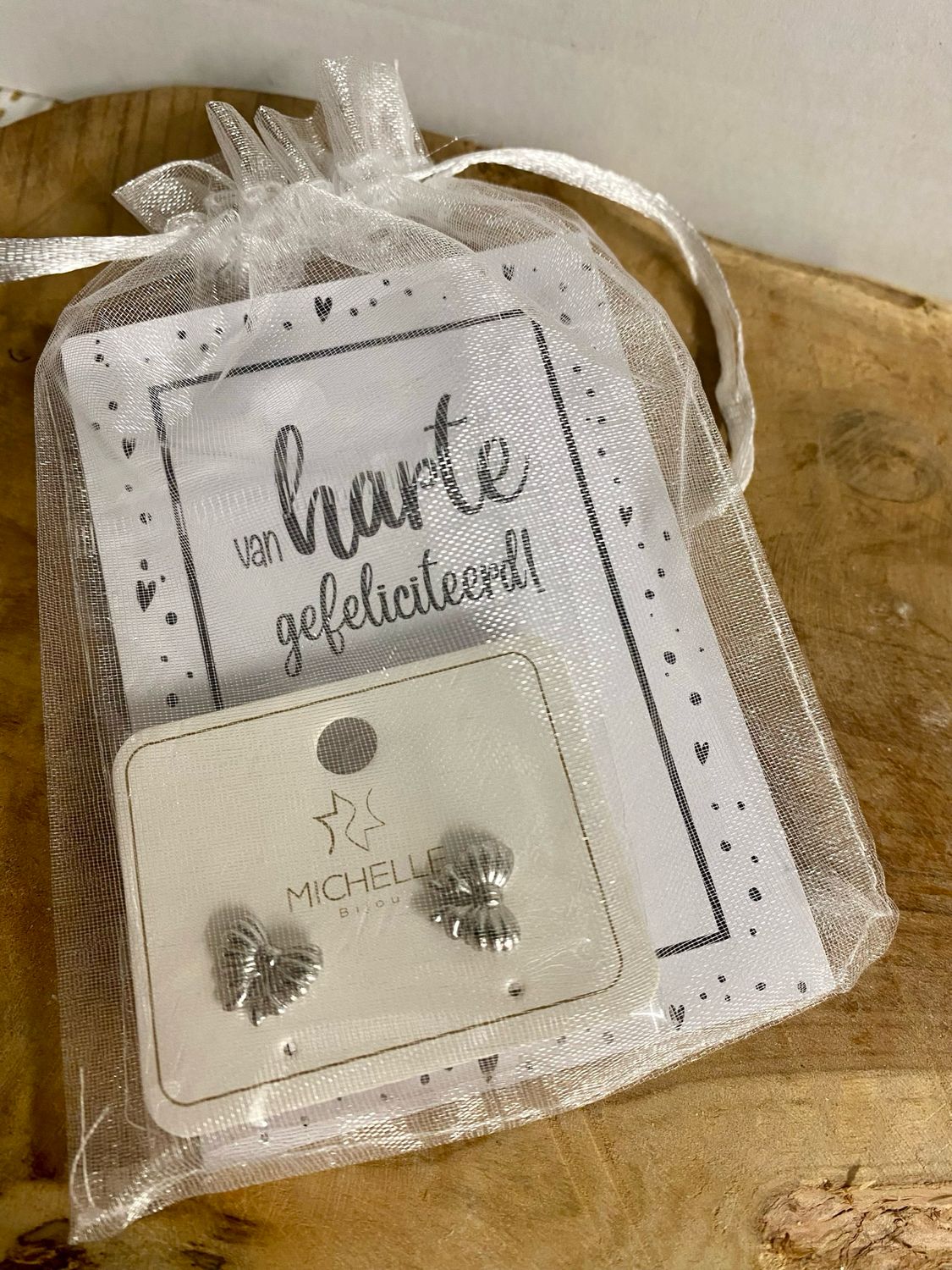 Cadeausetje Oorbellen Strikje Studs JE16160 - SILVER Stainless Steel Cadeausetje Oorbellen Strikje Studs JE16160 - SILVER Stainless Steel