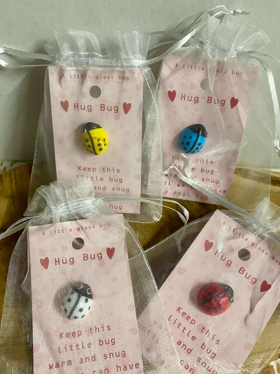 Hug Bug “A little glass bug” op kaartje