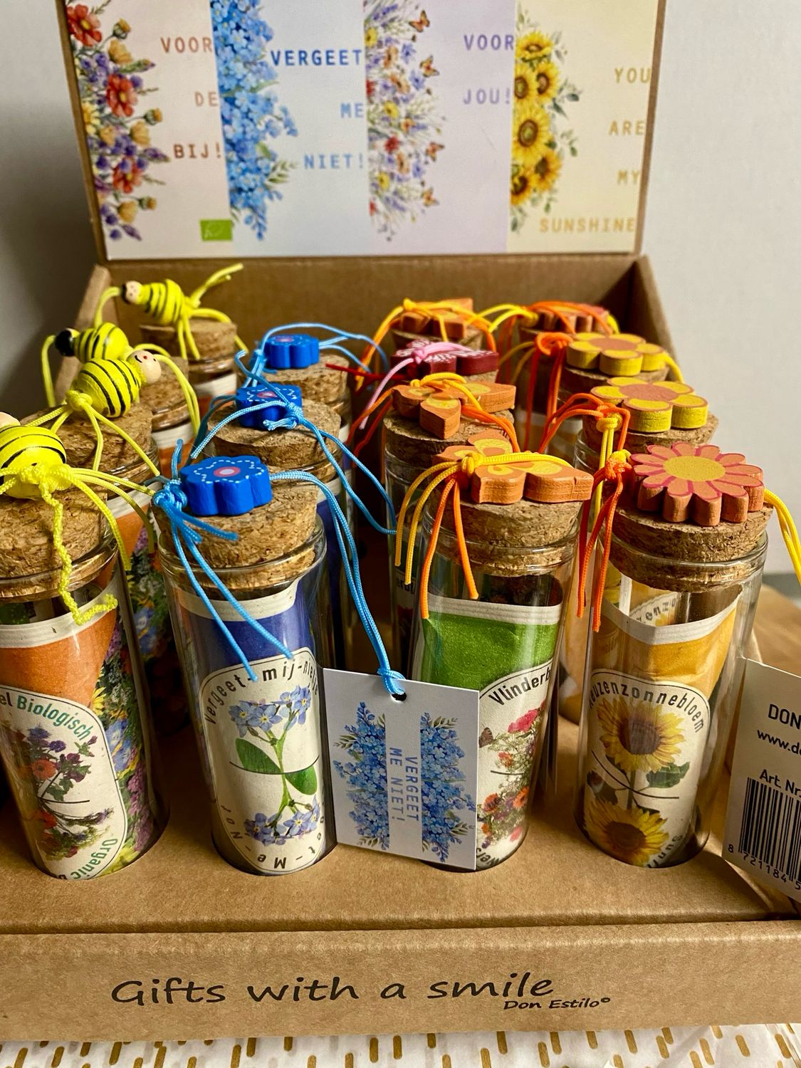 Groeicadeau Vergeet-mij-niet, Zonne-, Bijen- en Vlinderbloem in buisje Groeicadeau Vergeet-mij-niet, Zonne-, Bijen- en Vlinderbloem in buisje