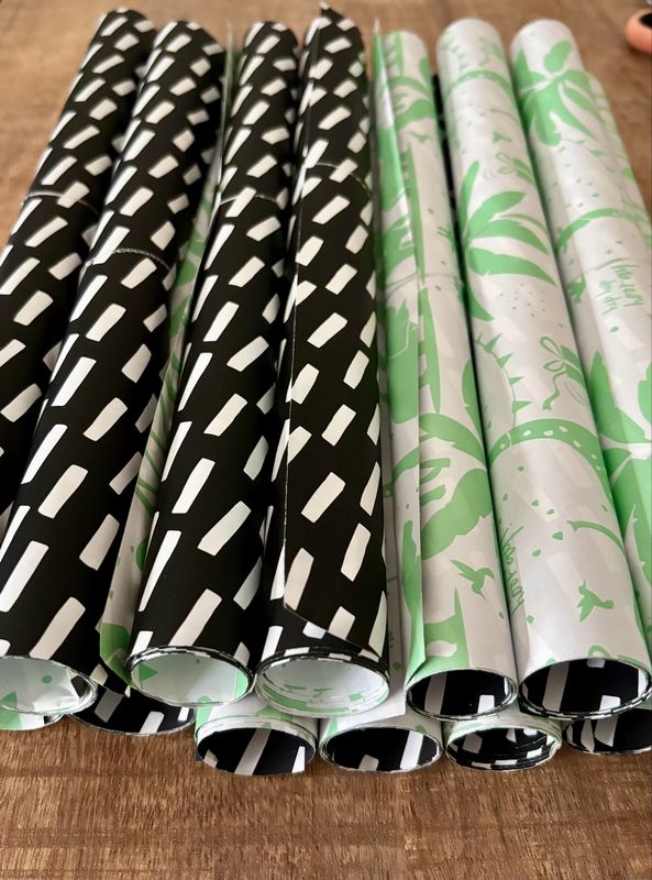 CWH Inpakpapier - Tropical Party Fresh Mint Zwart 30 cm x 1 mtr Per Rol CWH Inpakpapier - Tropical Party Fresh Mint Zwart 30 cm x 1 mtr Per Rol