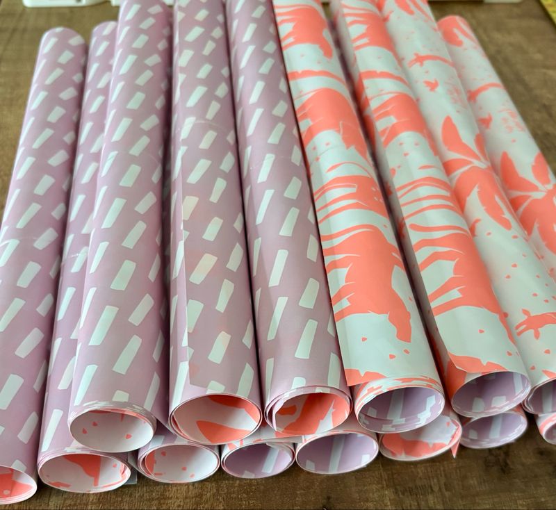 CWH Inpakpapier - Tropical Party Neon Lila 30 cm x 1 mtr Per Rol CWH Inpakpapier - Tropical Party Neon Lila 30 cm x 1 mtr Per Rol