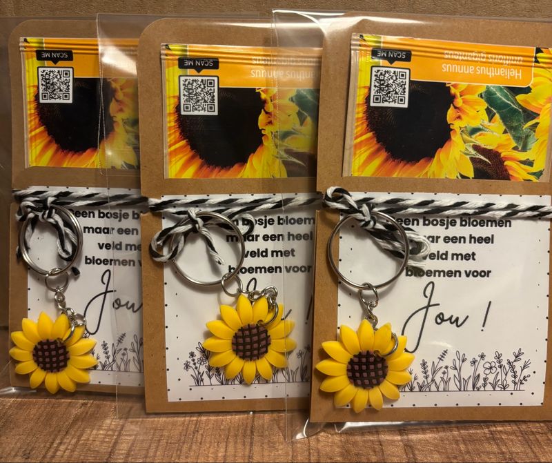 Bloemenzaadjes Geschenk Veld Met Bloemen Voor Jou! Sleutelhanger Zonnebloem Bloemenzaadjes Geschenk Veld Met Bloemen Voor Jou! Sleutelhanger Zonnebloem