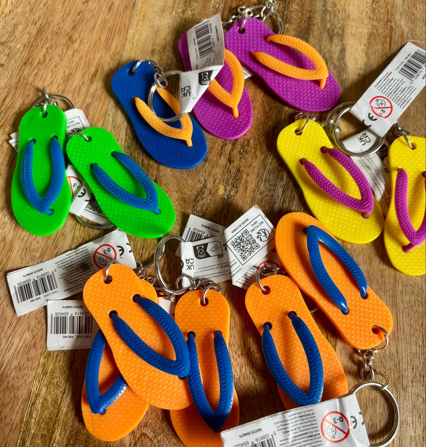 SLIPPERS SLEUTELHANGERS - MIX KLEUREN per 6 stuks