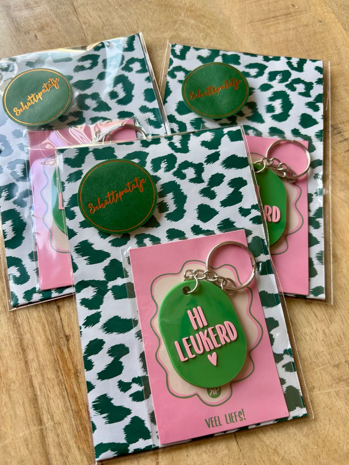 Kp Sleutelhanger ovaal - Hi leukerd Veel Liefs