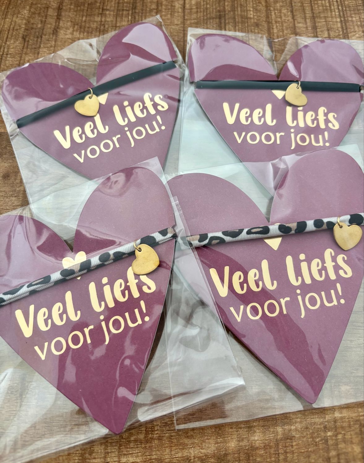 KP® Wenskaarten - Veel liefs voor jou (Hartvorm) met Armbandje RVS Hartje
