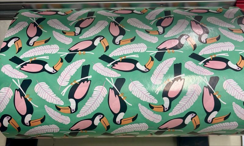 Inpakpapier - Toekan 30 cm x 1 mtr Per Rol Inpakpapier - Toekan 30 cm x 1 mtr Per Rol