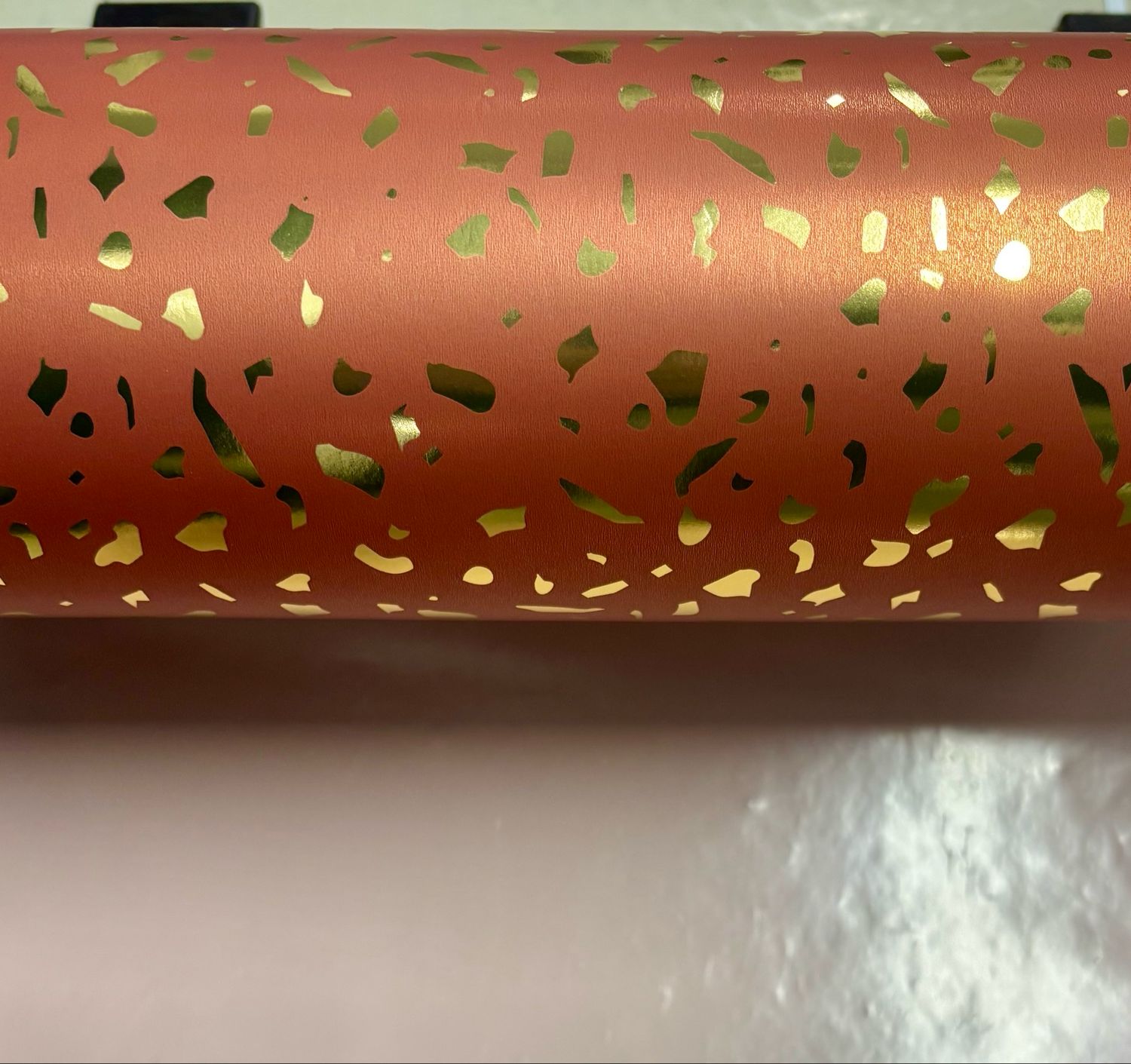 Inpakpapier - Flakes Goud 30 cm x 1 mtr Per Rol