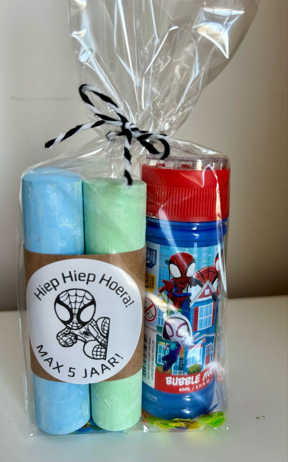 Traktatie Spidey Bellenblaas/Stoepkrijt Gepersonaliseerd Met Of Zonder Snoepjes