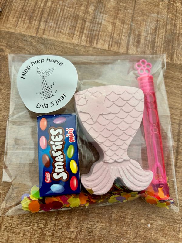 Traktatie Stoepkrijt Zeemeermin / Bellenblaas Gepersonaliseerd Met Of Zonder Snoepjes Traktatie Stoepkrijt Zeemeermin / Bellenblaas Gepersonaliseerd Met Of Zonder Snoepjes