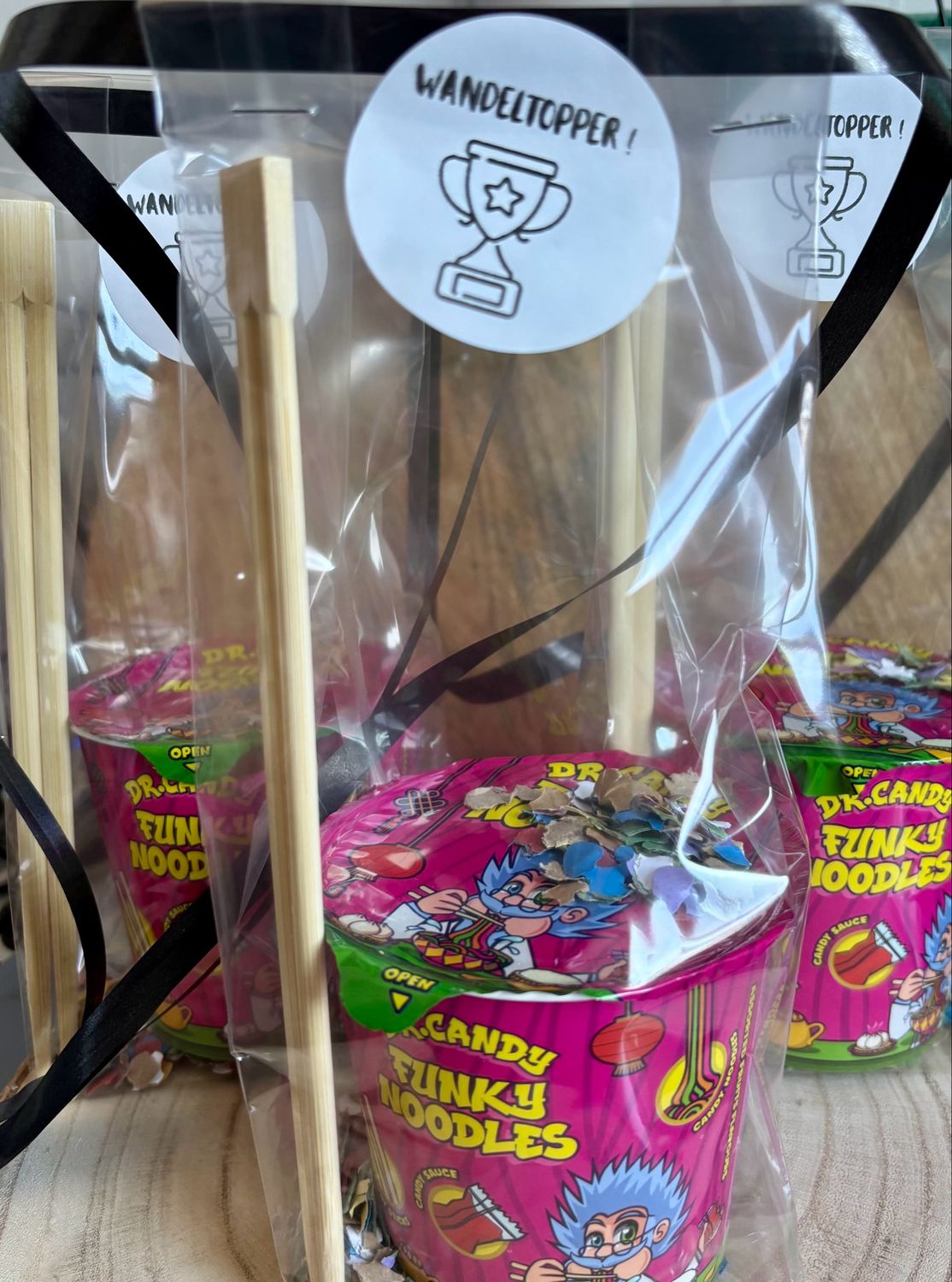 21. Avondvierdaagse Snoepnoodles Met Chopsticks