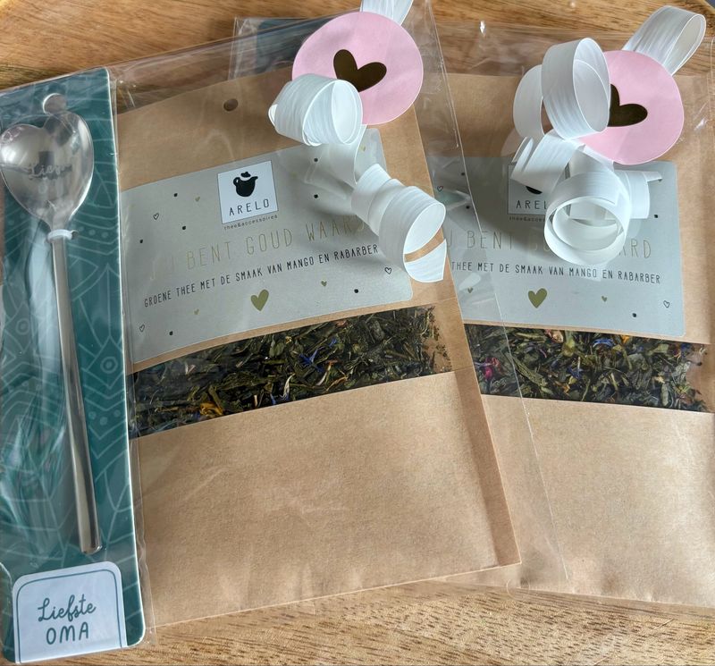 Cadeaupakketje Oma Goud Waard Thee & Miko Hart Lepeltje