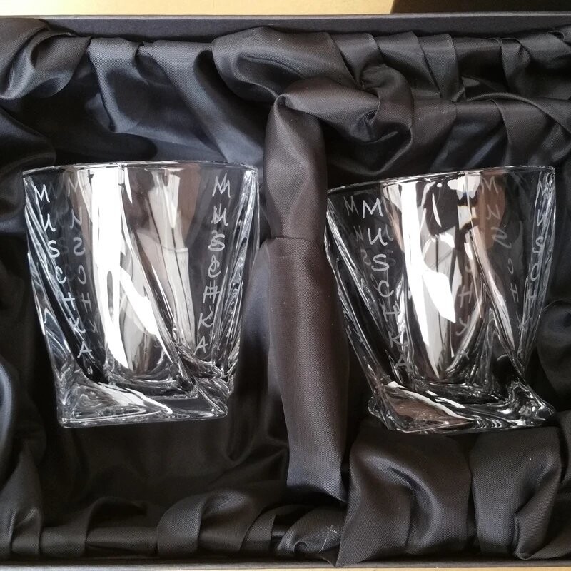 Exclusive MUSCHKA Gläser mit Gravur in Box mit Satineinlage