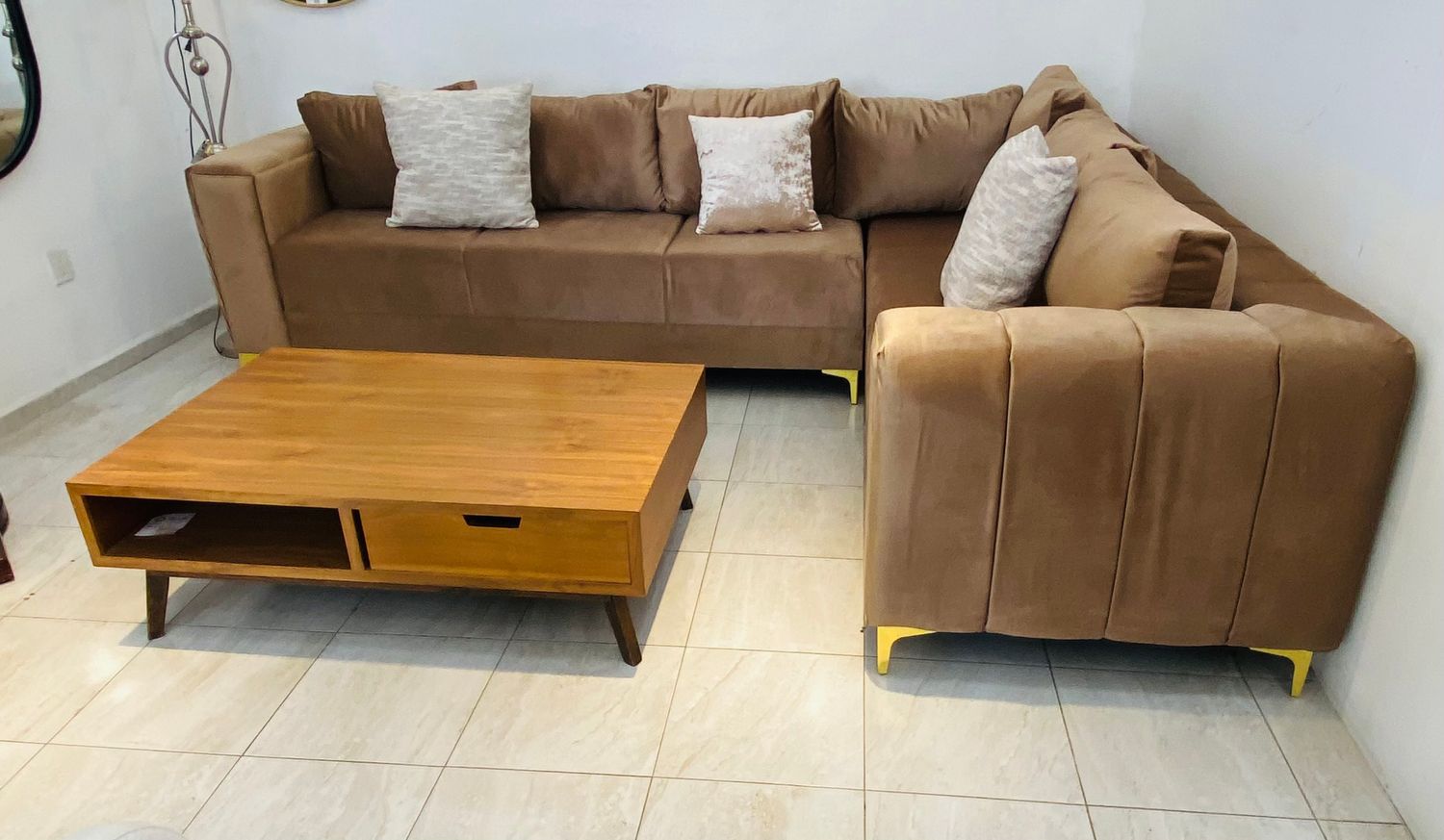 SALA ESQUINERO CON FRANJAS