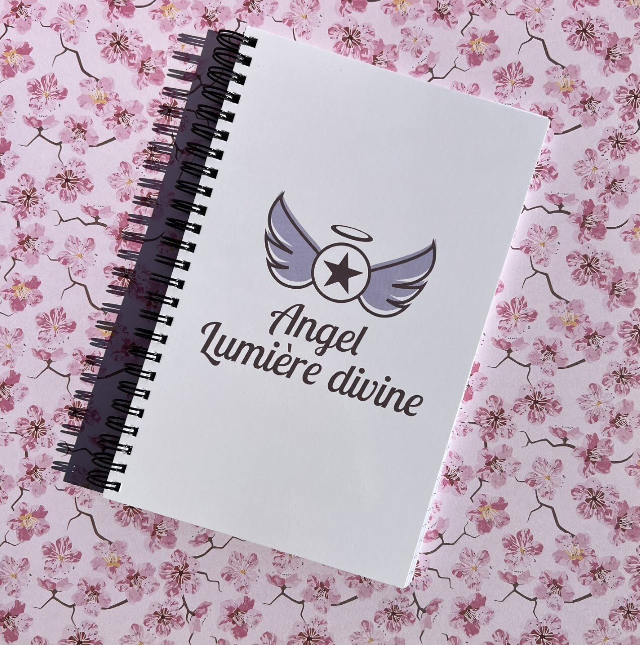 Le cahier magique d'Angel