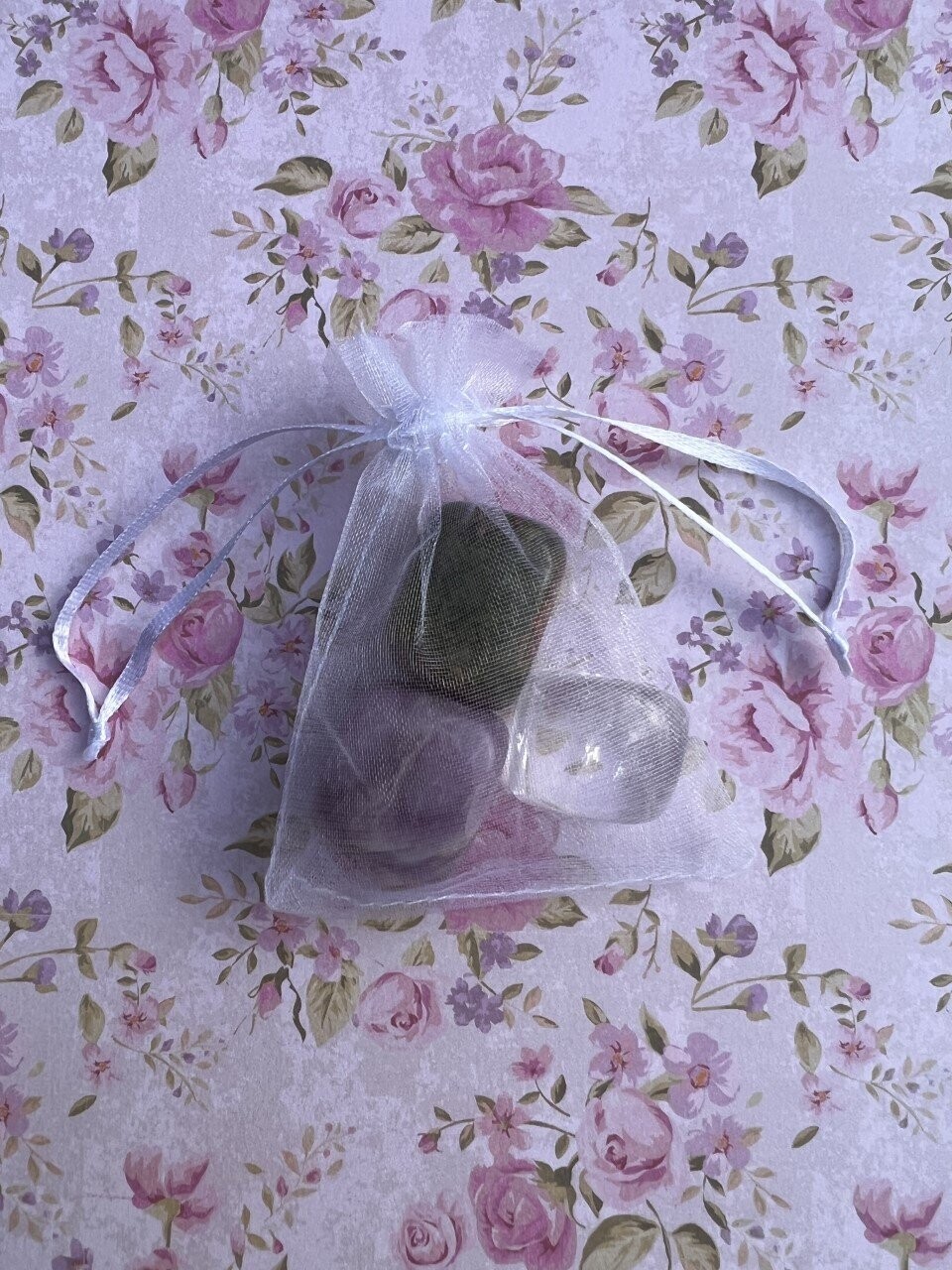 Cocktail de pierres d'amour et réconfortantes .