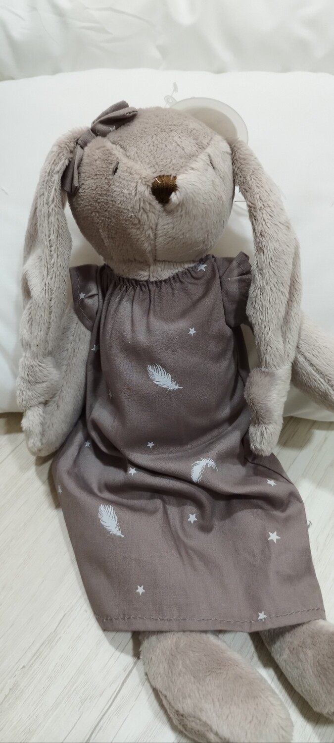Coneja con vestido