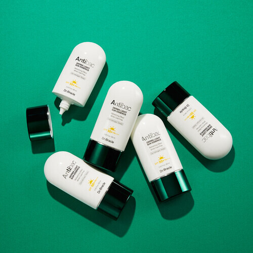 Antibac Derma Light Sun Essence SPF50+ PA+++