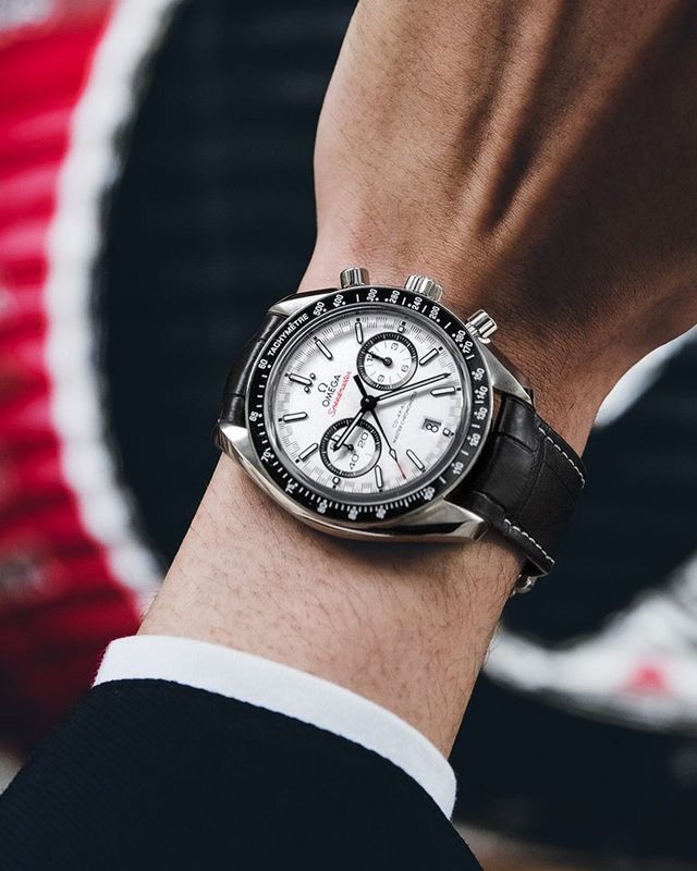 Speedmaster Racing 44.25mm with White Dial in Stainless Steel on Black Alligator Strap