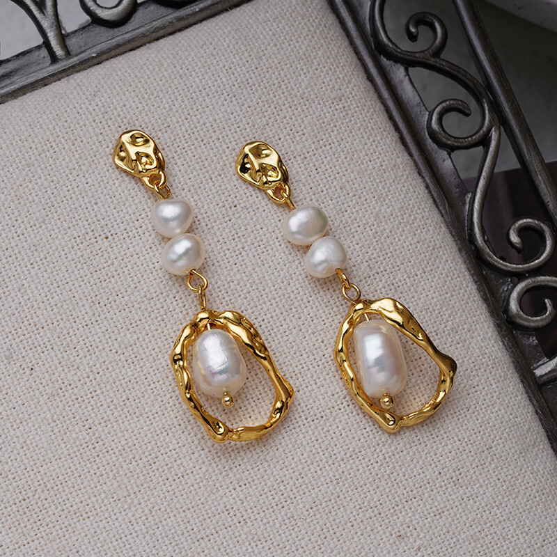 Natural Pearl Earings